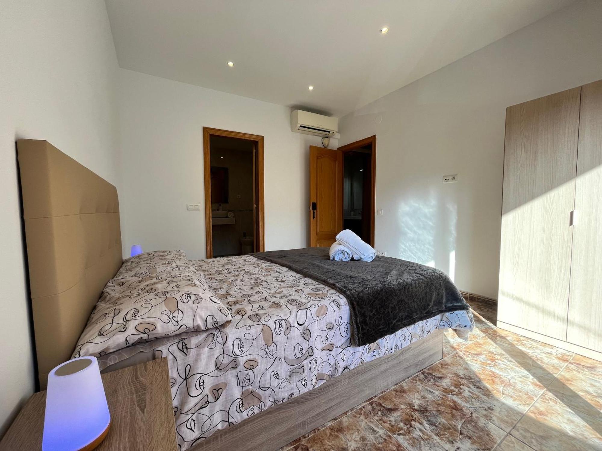 Amplio Apartamento, 5 Camas سانت إستيفي سيسروفير المظهر الخارجي الصورة