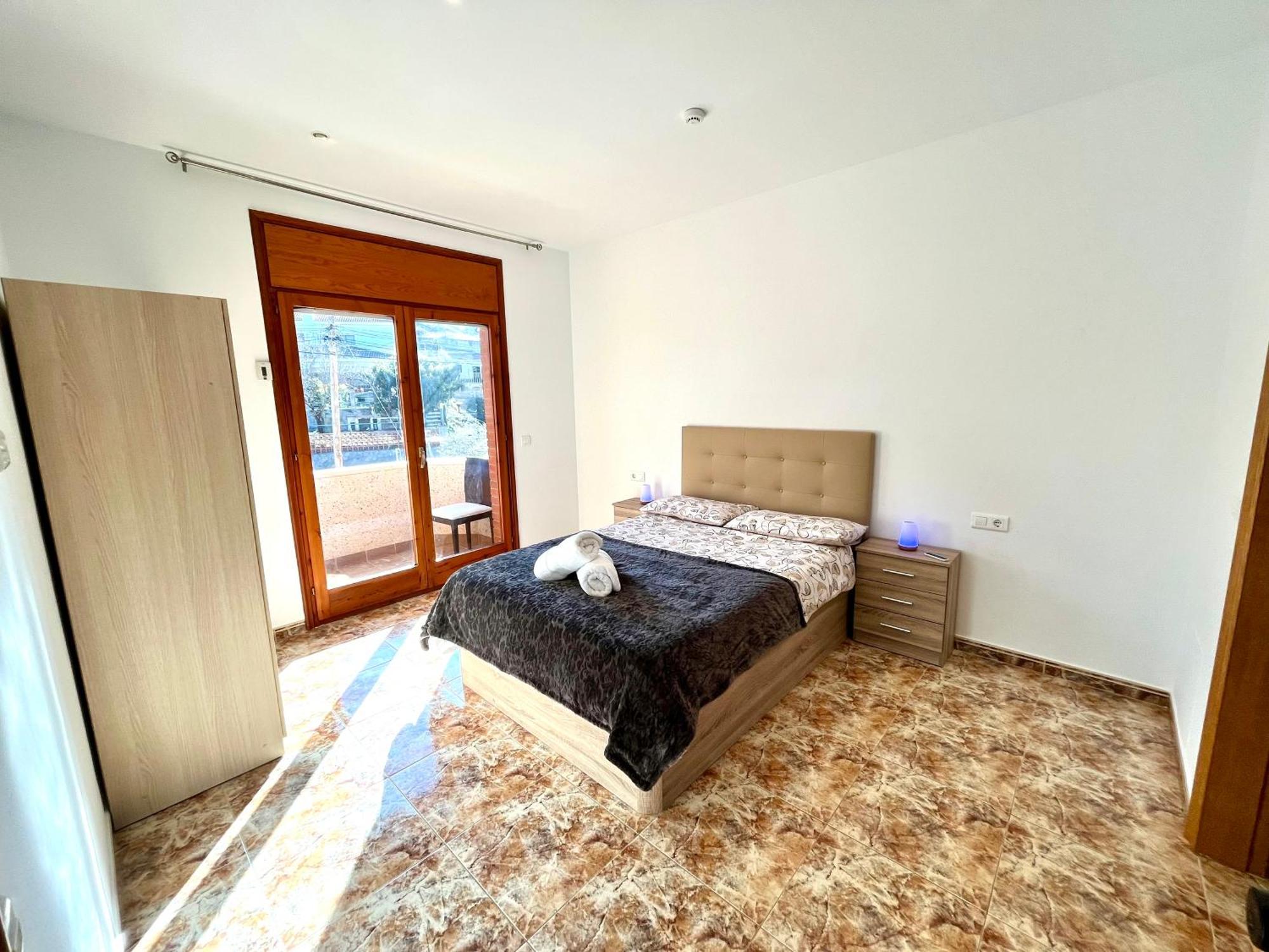 Amplio Apartamento, 5 Camas سانت إستيفي سيسروفير المظهر الخارجي الصورة