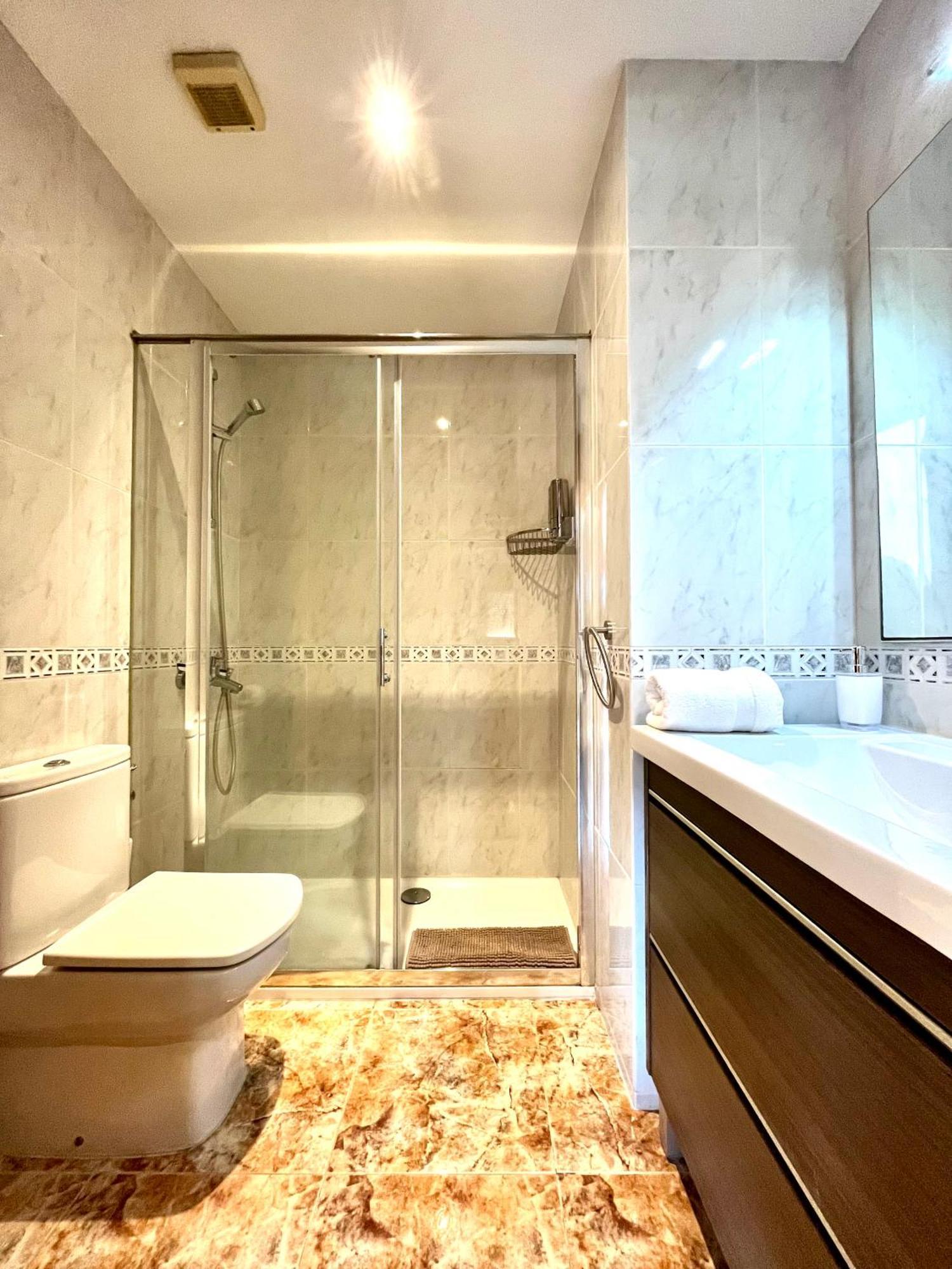 Amplio Apartamento, 5 Camas سانت إستيفي سيسروفير المظهر الخارجي الصورة