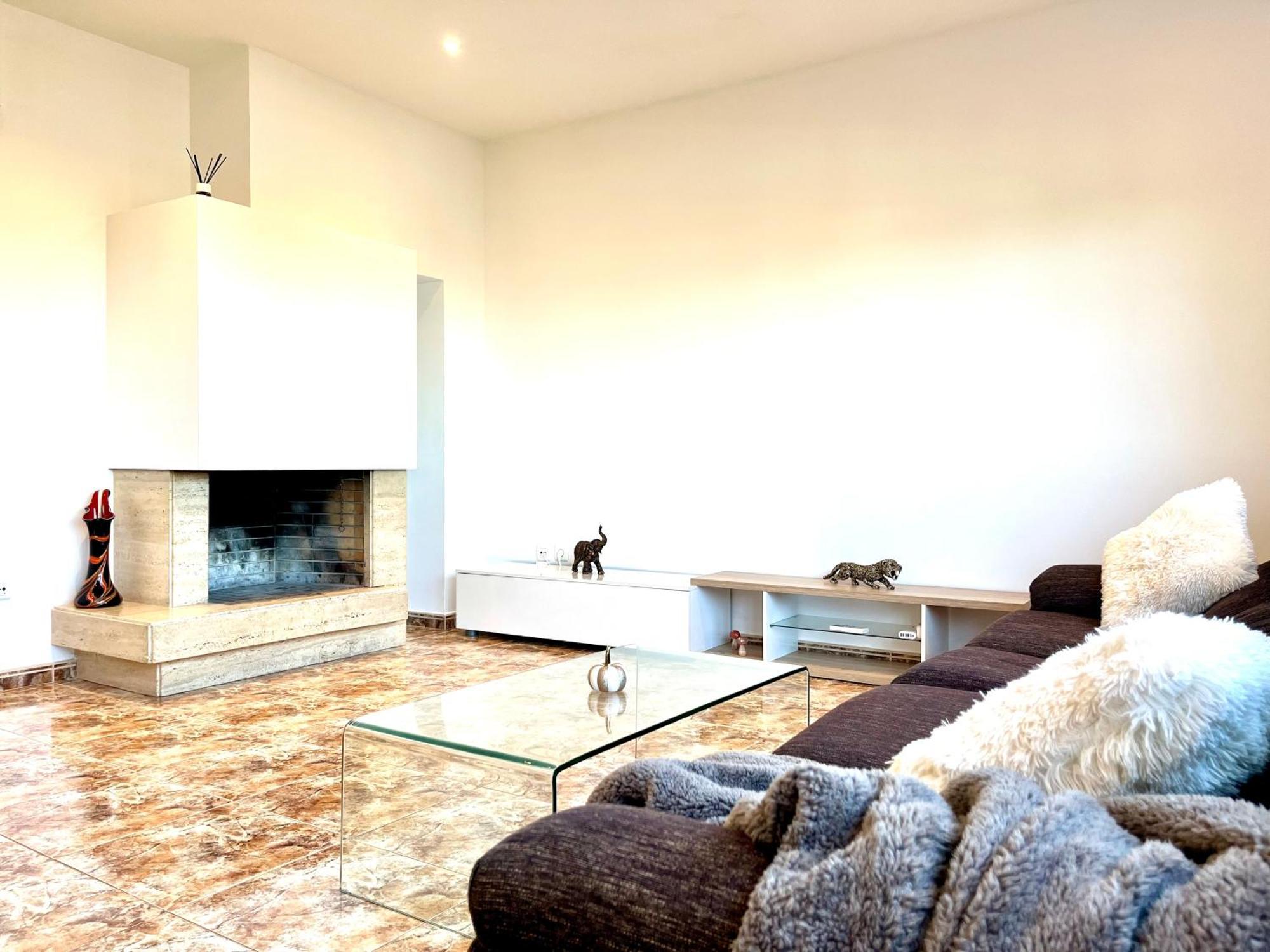 Amplio Apartamento, 5 Camas سانت إستيفي سيسروفير المظهر الخارجي الصورة